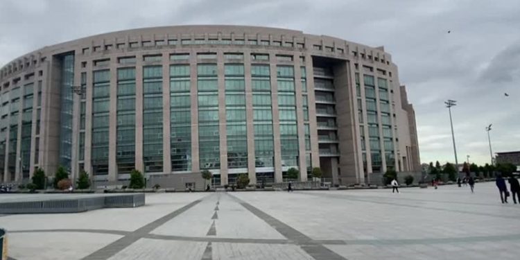 Emekli Tümamiral Gürdeniz, 'Sarıklı Amiral' sözü nedeniyle ifade verdi