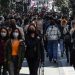 Enfeksiyon hastalıkları uzmanı uyardı: Maskeleri hayatımızdan çıkarmayalım