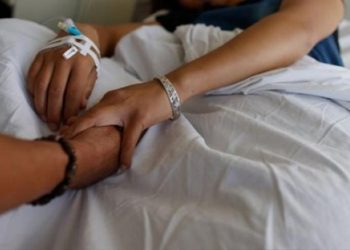 Erkek hemşire, tedavi gören 2 hastaya odalarında tecavüz etti