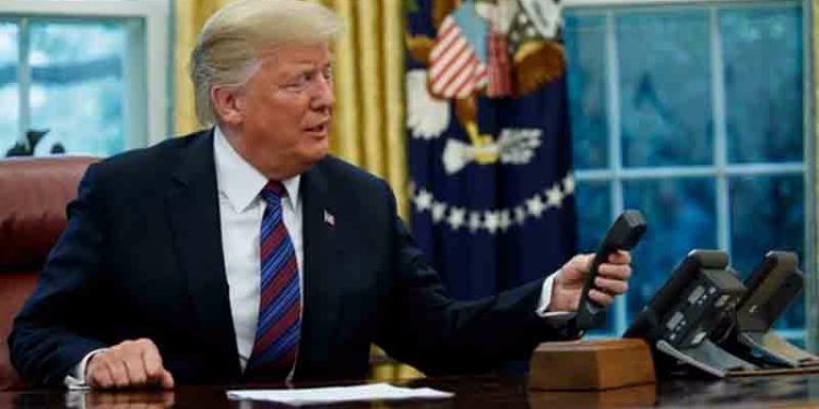 Eski ABD Adalet Bakanı: Trump toplantılarda çikolata dağıtırdı, eşi daha zeki