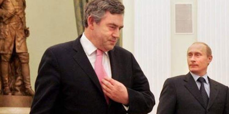 Eski İngiltere Başbakanı Gordon Brown’dan Putin için Nuremberg usulü yargılama çağırısı