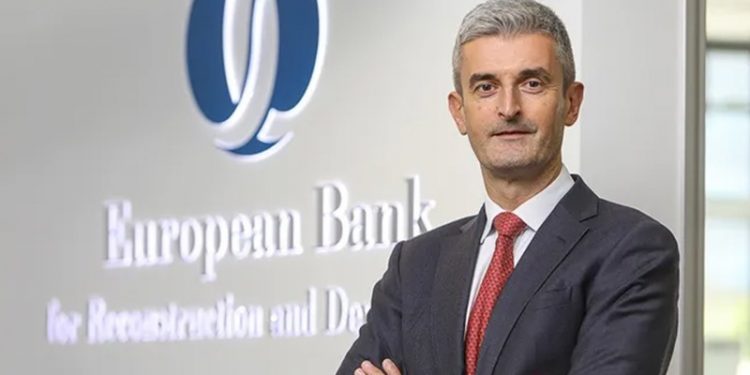 'Fed'in faiz kararı Türkiye'nin önündeki riskleri artırdı'