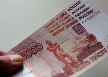 Fitch: Rusya yaptırımlar yüzünden yakında borçlarını ödeyemez hale gelebilir