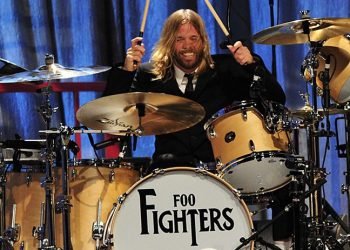 Foo Fighters’ın davulcusu Taylor Hawkins yaşamını yitirdi