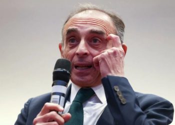 Fransa'da oyları düşen Zemmour'dan ırkçı çıkış