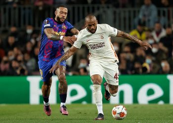 Galatasaray tur umutlarını İstanbul'a taşıdı!