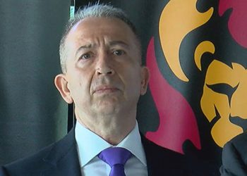 Galatasaray'da Metin Öztürk, Burak Elmas ve yönetimini ibra etmeyeceğini açıkladı