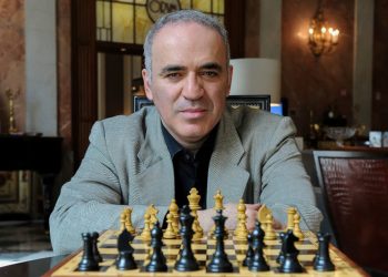 Garry Kasparov’dan NATO’ya çağrı: Putin, siz durdurana kadar durmayacak!