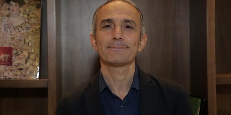 Gazeteci Emin Çapa: Türkiye'de 26 kişinin serveti 1 yılda 127 milyar lira arttı