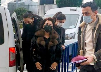 Gazeteci Sedef Kabaş, ilk duruşmada tahliye edildi