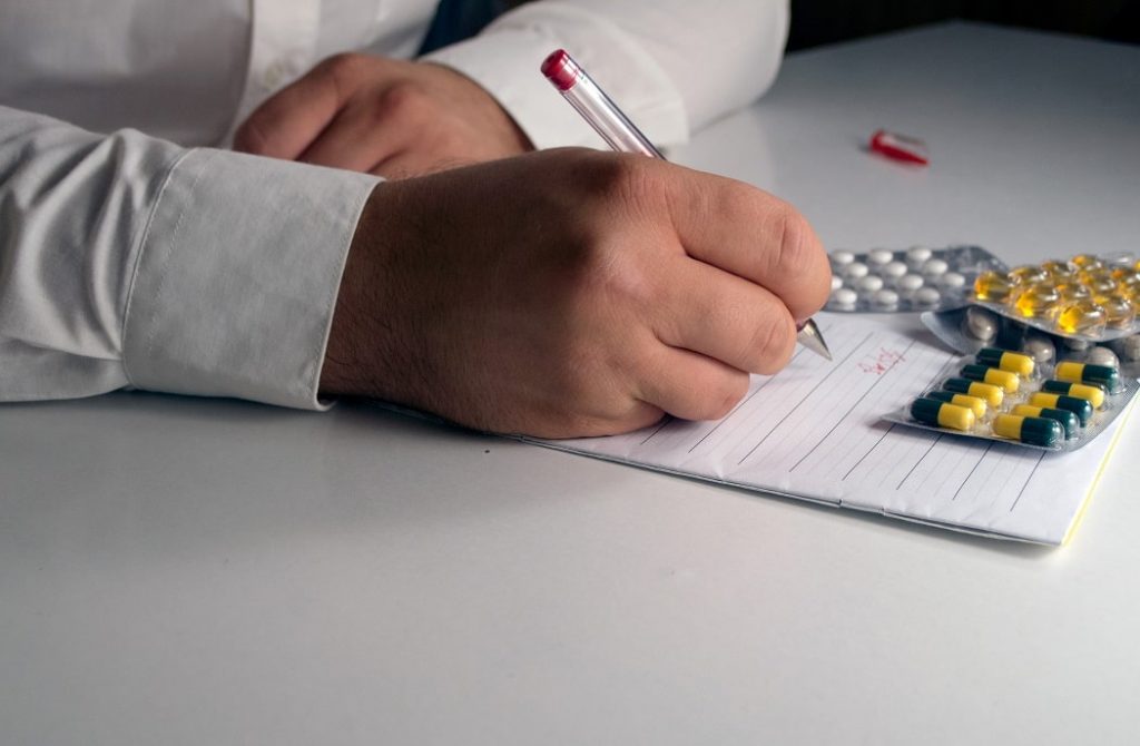 Grev yapan doktora hastadan ölüm tehdidi: Birimiz bu tarafa fazlayız