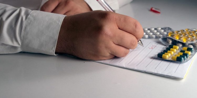 Grev yapan doktora hastadan ölüm tehdidi: Birimiz bu tarafa fazlayız