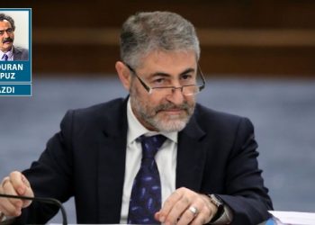 Gözlerde ışıltıyla doğan bakan: Nurettin Nebati