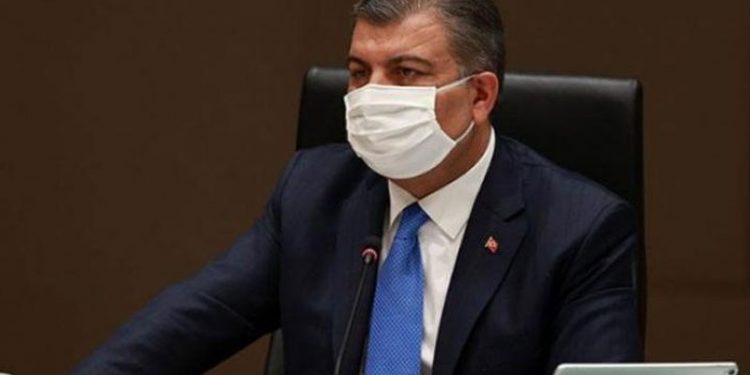 Günlük verileri paylaşan Koca'dan 'koronavirüs kısıtlamaları'na ilişkin açıklama