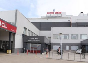 Gıda zehirlenmesi şüphesi: 40 öğrenci ile 14 öğretmen hastaneye kaldırıldı