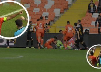 Hakem aynı futbolcuya 5 saniye içerisinde 3 kart gösterdi, saha karıştı