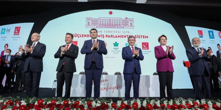 Halkın yarıya yakını altı liderin toplantısından haberdar bile olmamış