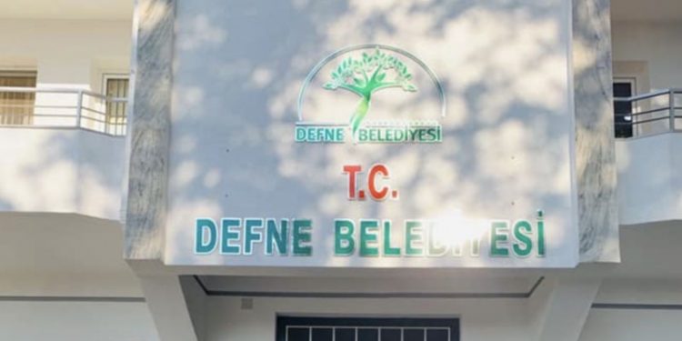 Hatay'da Defne Belediyesi'nin hesaplarına el konuldu