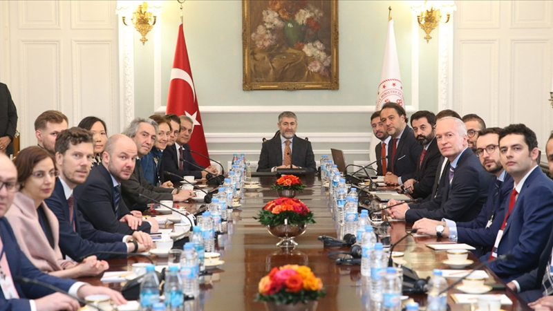 Hazine ve Maliye Bakanı Nureddin Nebati bir kez daha Londra'da yatırımcılarla görüşecek