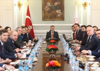Hazine ve Maliye Bakanı Nureddin Nebati bir kez daha Londra'da yatırımcılarla görüşecek