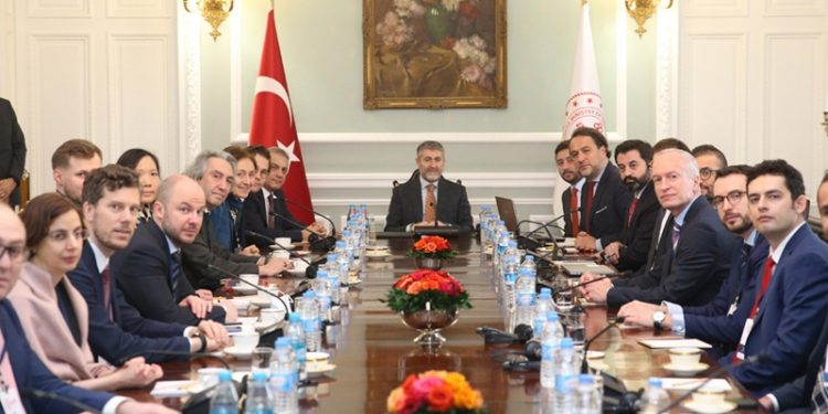 Hazine ve Maliye Bakanı Nureddin Nebati bir kez daha Londra'da yatırımcılarla görüşecek