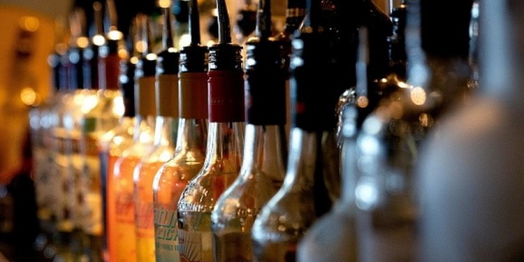 Hollandalı içki toptancıları artık Rus votkası satmıyor