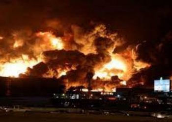 Husilerin vurduğu Suudi Arabistan milli petrol şirketindeki yangın söndürülemedi