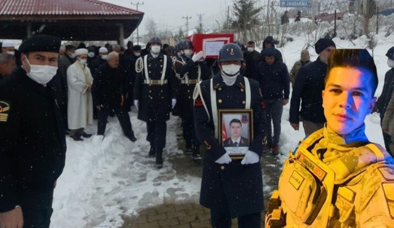 Kız arkadaşıyla konuşurken kazara kendisini vuran uzman çavuş toprağa verildi