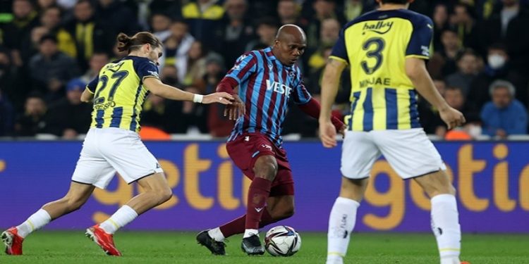 Kadıköy'de gergin derbi 1-1 bitti