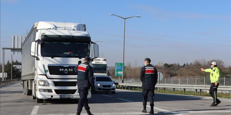 Kamyon ve TIR’lara İstanbul’a giriş yasağı