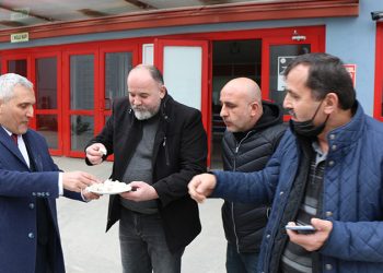 Karabükspor küme düştü, başkan helva dağıttı: "Bugün bizim öldüğümüz gün"