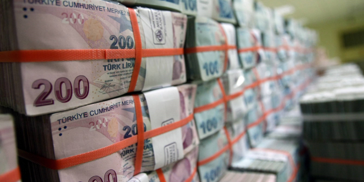 Karar yazarı Akyol: Hazine yüzde 8 dolar faiziyle borçlanıyor; Düyunu Umumiye faizinden bile yüksektir bu!
