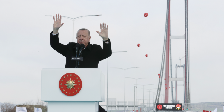 Karar yazarı Demir: Erdoğan da enflasyonun yarattığı durumun farkında ki 200 TL’lik geçiş ücretini 200 liracık olarak tanımlıyor