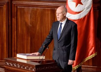 Kararnamelerle yetkilerini genişleten Tunus Cumhurbaşkanından yeni hamle: Meclis'i feshetti