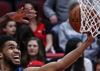 Karl-Anthony Towns 60 sayıyla Minnesota Timberwolves'a galibiyeti getirdi