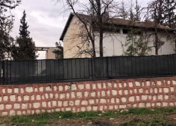 Kayyım, köylülerin hizmet için açılmasını beklediği belediye binasını özel harekata verdi