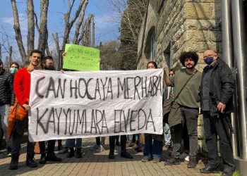 Kayyım rektör görevden almıştı! Boğaziçi’ne geri dönen Can Candan’a davul zurnalı karşılama