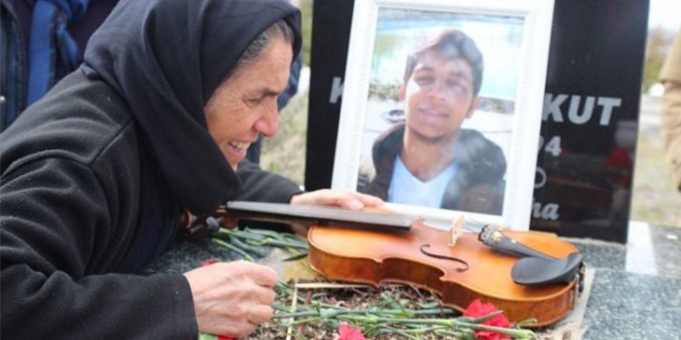 Kemal Kurkut mezarı başında anıldı