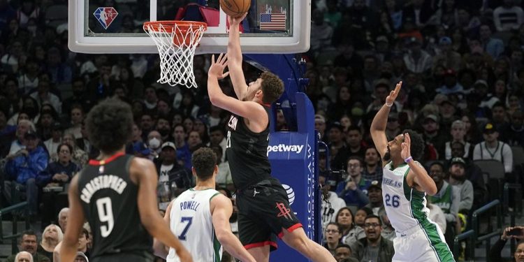 Kenardan gelen Alperen Şengün double-double yaptı