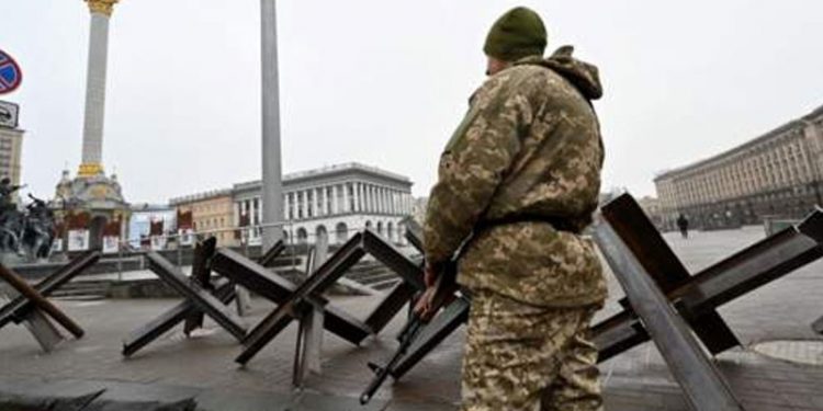 Kiev Belediye Başkanı: Düşman güçleri yaklaşıyor, çatışmalar kent eteklerinde