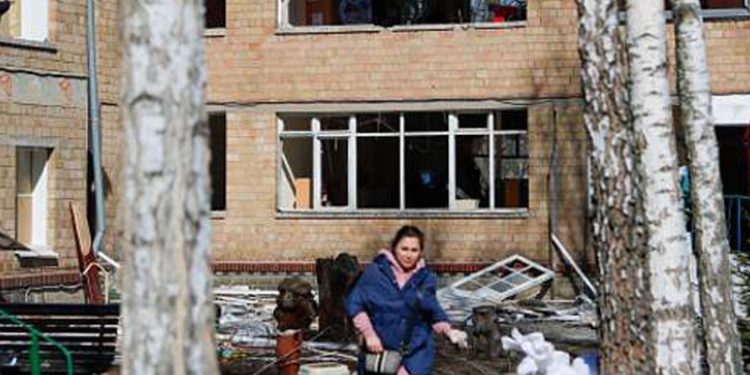 Kiev'de okullar online eğitime başladı