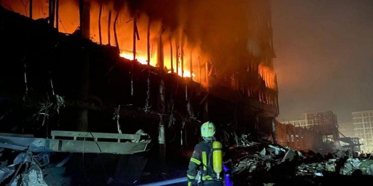 Kiev’deki alışveriş merkezine saldırı: 4 ölü