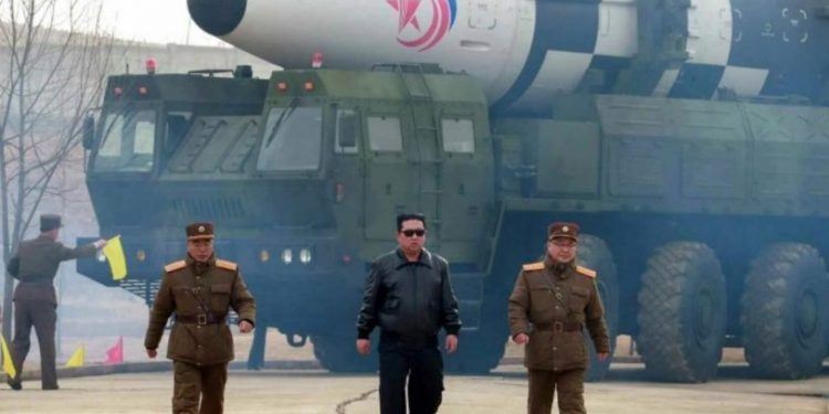Kim Jong Un'dan aksiyon filmlerini aratmayan nükleer füze videosu
