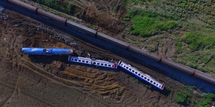 Kongo'da yük treninin raydan çıktığı kazada 60 kişi hayatını kaybetti