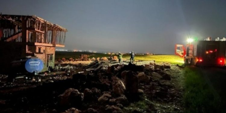 Korucu köyünde Êzîdî yurttaşın evi yakıldı