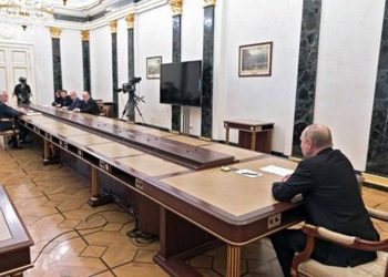 Kremlin'de ekonomi gündemli toplantı: Putin, Batı'yı 'yalanlar imparatorluğu' olarak niteledi