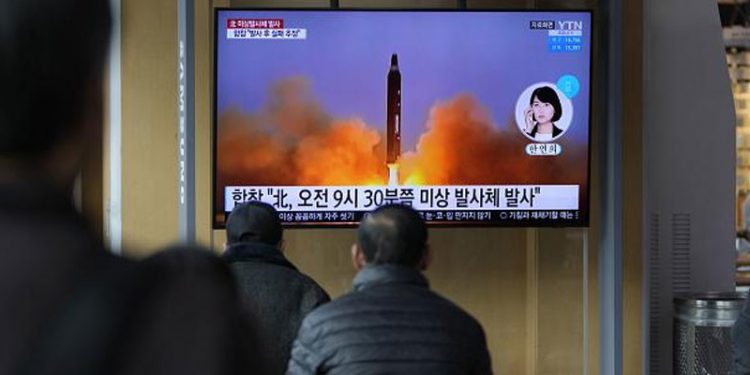 Kuzey Kore'den başarısız balistik füze denemesi: Pyongyang'ın füzesi havada inflak etti