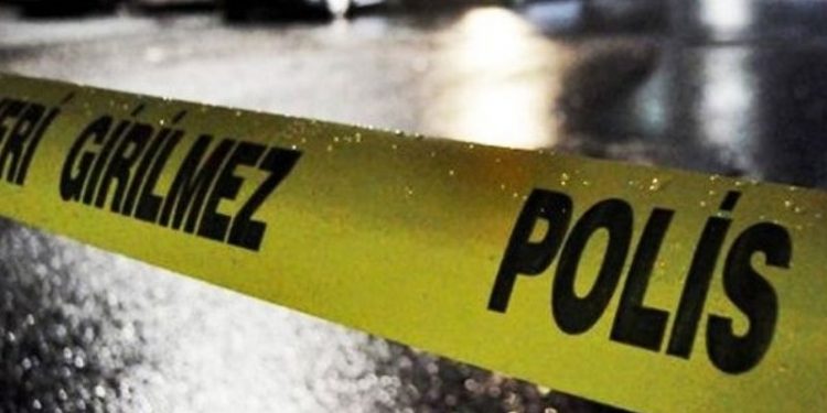 Küçükçekmece'de bir kuaföre ateş açıldı: 1'i ağır 6 yaralı