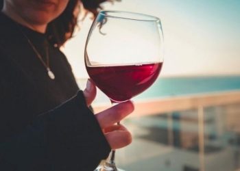 Kırmızı şarap Covid-19 virüsünü etkisizleştiriyor