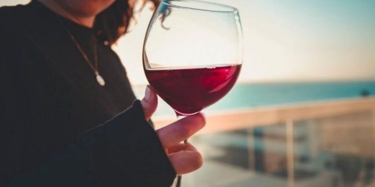 Kırmızı şarap Covid-19 virüsünü etkisizleştiriyor